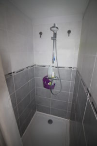 baignoire remplacée par douche à l'italienne